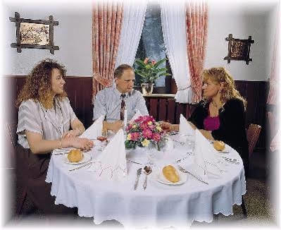 Hosser's Hotel Restaurant Idar-Oberstein Exterior foto